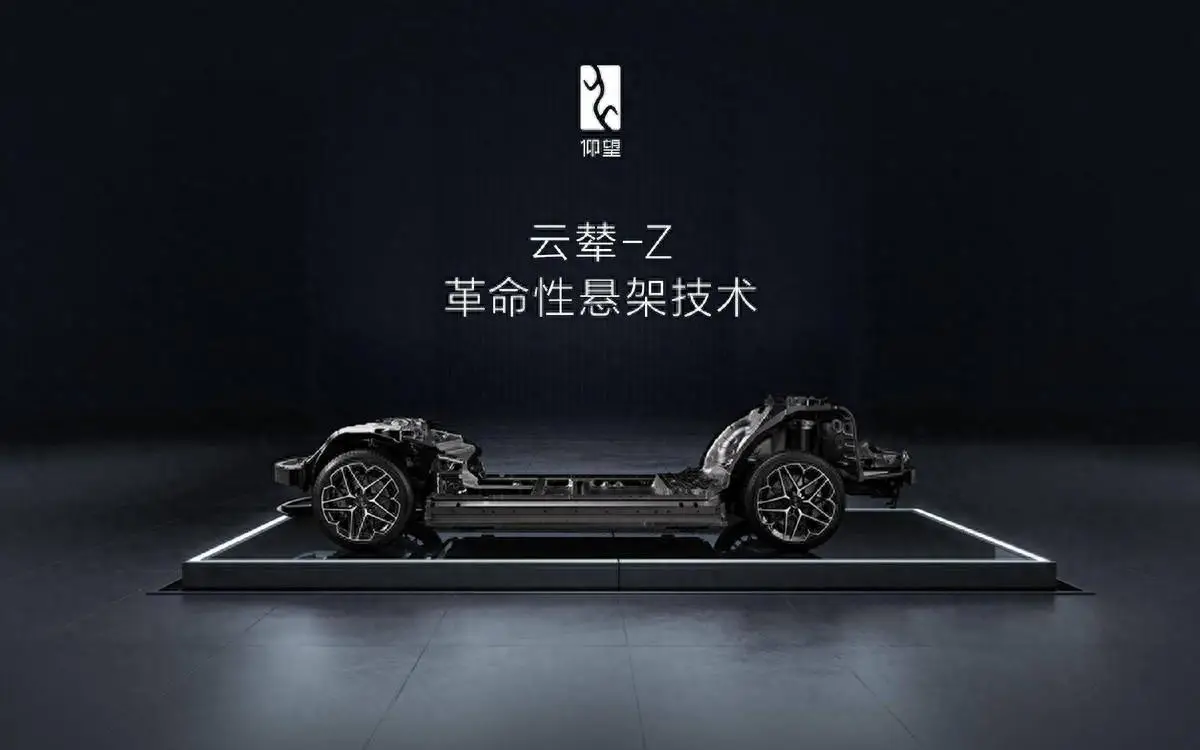 YU7搭载电车调教的晕车舒缓模式，标配静音玻璃