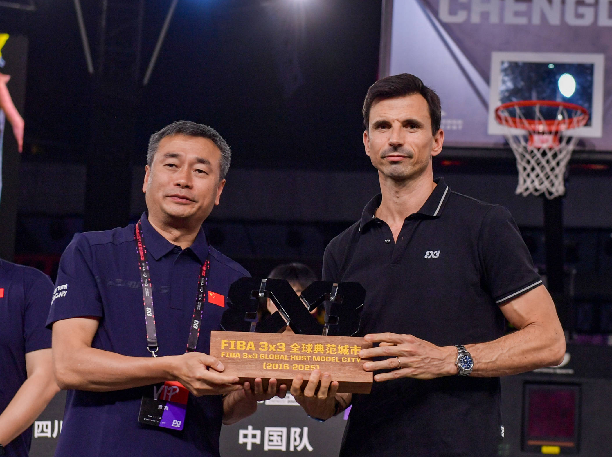 开云体育网站-FIBA分享三篮世界杯瞬间：梦碎主场，他的泪水中夹杂着复杂情绪的简单介绍